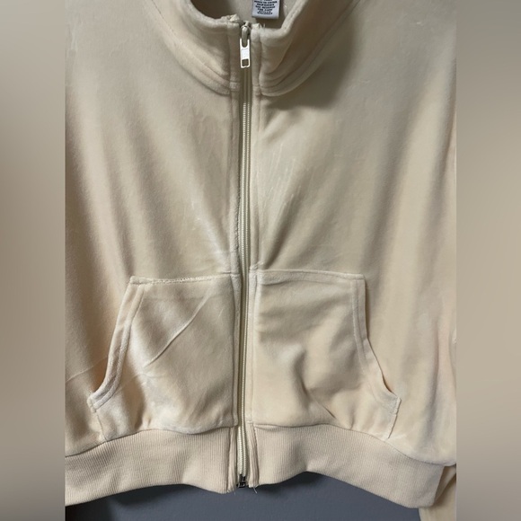 NWT Better Together Velour Loungewear Set in Butter Yellow. Size Large - Picture 3 of 11